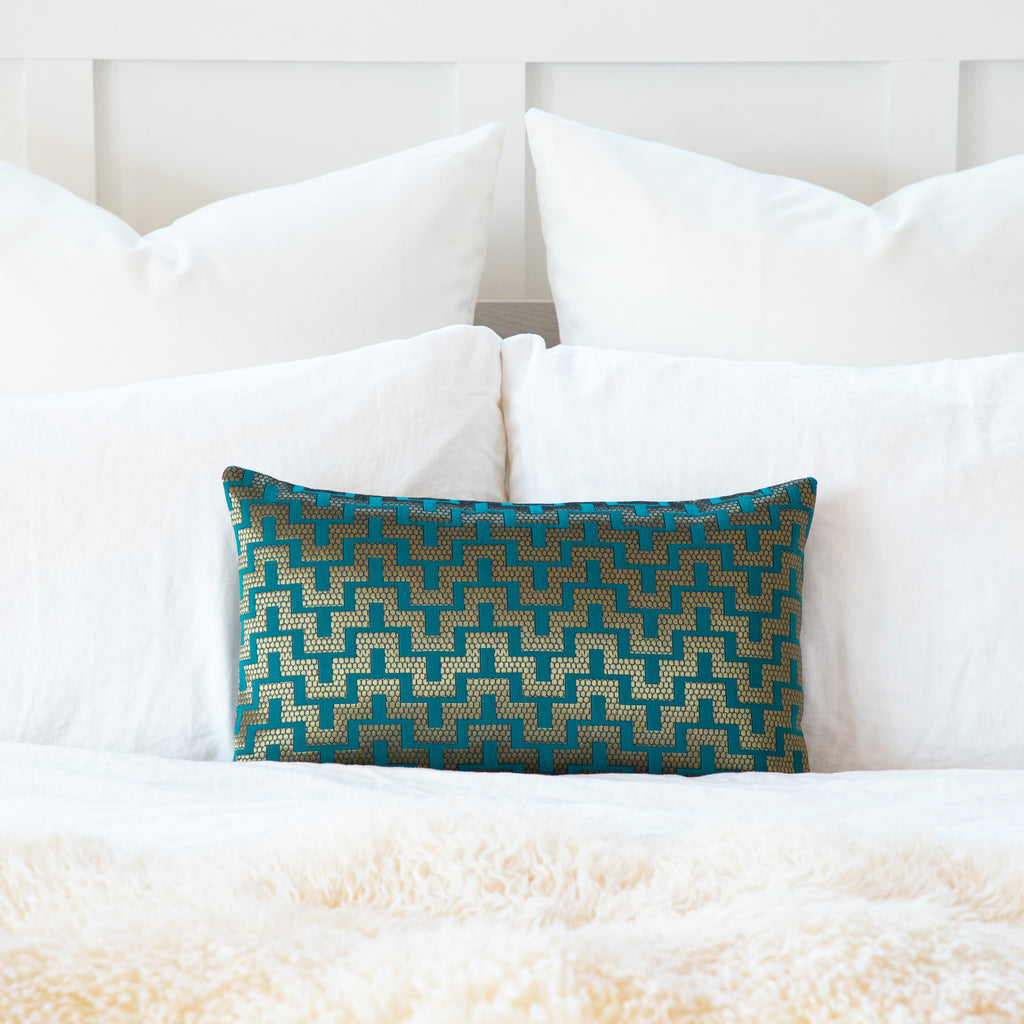 Gold throw pillows online for bed